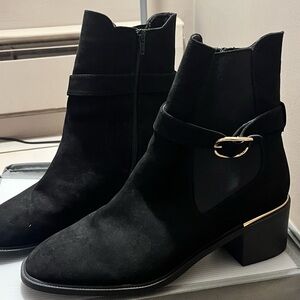 Liz Claiborne Black Ankle Boots with Gold Buckle and Block Heel, size 11